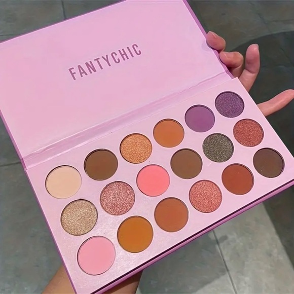 eyeshadow Palette Talkin' Flirty Artistry - Picture 6 of 6